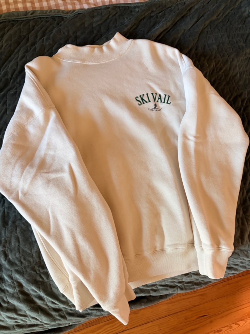 Abercrombie & Fitch White 'Ski Vail' Crewneck Sweatshirt